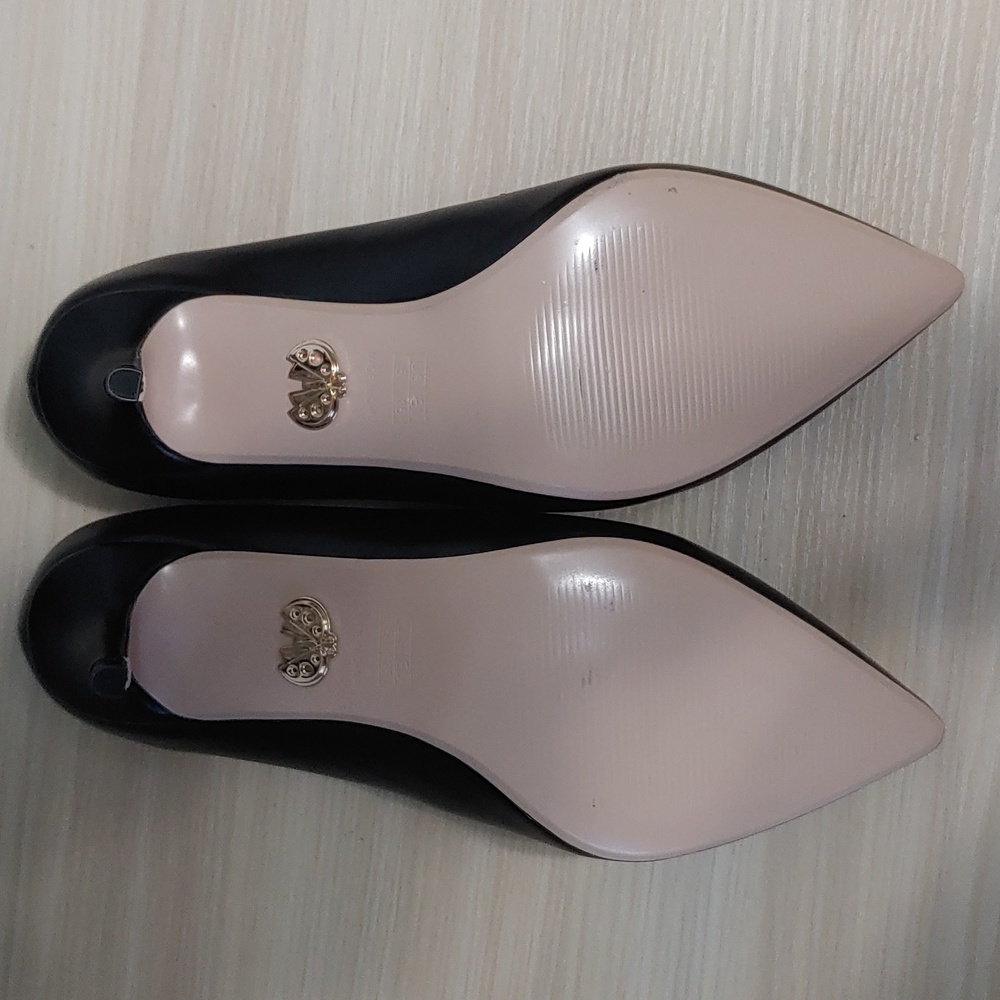 Point Collection Black Pointed Toe Heels - Picture 5 of 8